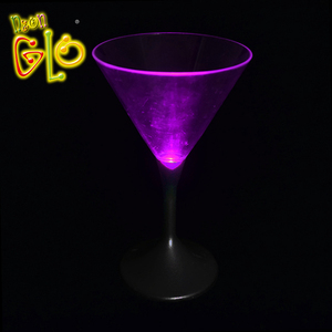 Decoración de <span class=keywords><strong>la</strong></span> boda LED intermitente Martini <span class=keywords><strong>vino</strong></span> taza de vidrio negro con células madre - Product Image 4