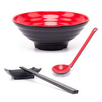 Vente chaude Chinois Ramen Bol Ensemble Rouge et Noir Mélamine Bol Sauce De Soja Plat Baguettes Et Cuillère Ensemble