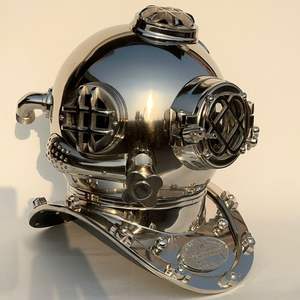 Casco de Buzo Decorativo Hecho a Mano con Acabado Metálico Pulido de Estilo Antiguo, Listo para la Venta - Product Image 6