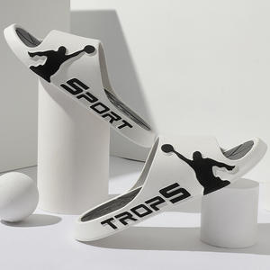 Venta al por mayor de alta calidad Zapatillas de casa nuevo interior liso negro deslizante zapatilla para los hombres - Product Image 5