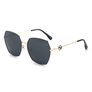 Gafas de Sol Polarizadas con Marco Completo y Protección UV400 para Mujer, Diseño Ojo de Gato, Moda 2025 - Product Image 5