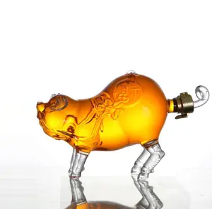 QiAOQi-botella de vino de cristal con forma de cerdo, animal chino, artesanal