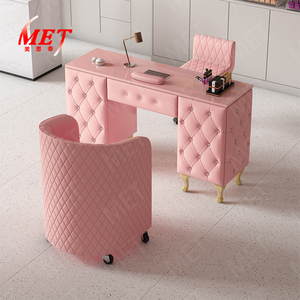 Conjunto <span class=keywords><strong>de</strong></span> <span class=keywords><strong>Mesa</strong></span> <span class=keywords><strong>de</strong></span> Manicura Individual y Silla para Salón <span class=keywords><strong>de</strong></span> Belleza Moderno, Lujosa <span class=keywords><strong>Mesa</strong></span> <span class=keywords><strong>de</strong></span> <span class=keywords><strong>Uñas</strong></span> <span class=keywords><strong>de</strong></span> <span class=keywords><strong>Madera</strong></span> con Tapizado <span class=keywords><strong>de</strong></span> Piel Rosa en Venta - Product Image 1