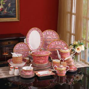58 pièces promotionnelles Europe occidentale Palace rose salle à manger de luxe décors pour la maison ensembles de vaisselle en porcelaine - Product Image 2