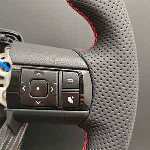 Volante de cuero medio perforado con embellecedor de carbono para Toyota Hilux GD6 GR Revo N70 N80 Land Cruiser <span class=keywords><strong>LC</strong></span> <span class=keywords><strong>200</strong></span> 300 2015-2022 - Product Image 5
