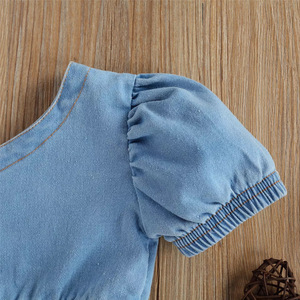 Vente en gros de tenues d'été en denim à deux pièces pour filles - Product Image 5