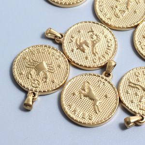Colgantes de Moneda del Zodiaco |   Dijes de Horóscopo de Acero Inoxidable Chapados en Oro PVD de 18K para la Creación de Joyería DIY |   Impermeable e Hipoalergénico - Product Image 3