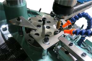 Máquina automática Fulling Hexigon Nuts <span class=keywords><strong>Tapping</strong></span> - Product Image 6