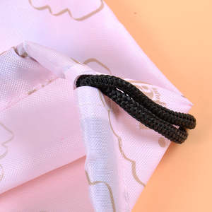 กระเป๋าหูรูดผ้าโพลีเอสเตอร์รีไซเคิลเป็นมิตรกับสิ่งแวดล้อมลายการ์ตูนสีชมพูทันสมัยและยั่งยืน - Product Image 6