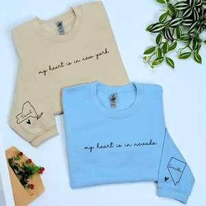 Sudadera con capucha bordada personalizada 'My Heart Is in Your State' con mapa de estado 3D en La Manga, regalo de invierno a larga distancia - Product Image 5