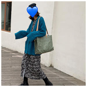 Sac fourre-tout tendance et imperméable pour femme, grand format, en papier kraft, à bandoulière, pour le quotidien, avec fermeture éclair, nouvelle collection, offre spéciale - Product Image 5