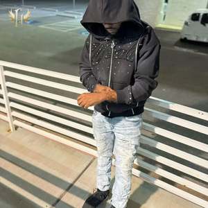 Sweat à capuche oversize pour homme de qualité supérieure, style streetwear, coupe courte, fermeture éclair 3 voies, délavé au soleil, doublé de strass, effet usé - Product Image 5