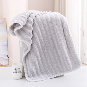 Toalla de Baño de Microfibra de Secado Rápido con Diseño de Rayas de Caramelo, 35x75cm - Product Image 4