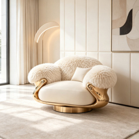 Fauteuil de salon moderne en fibre de verre finition dorée avec accents en fourrure, canapé individuel décoratif haut de gamme pour salon