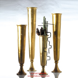 Florero alto de aluminio con acabado dorado antiguo con patrón cuadrado de base redondeada, jarrón de Metal para decoración del hogar de alta calidad, venta directa - Product Image 2