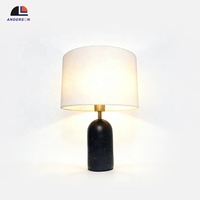 Lampe de table LED moderne de luxe avec abat-jour en tissu, style nordique, pour chambre à coucher, bureau ou chevet – Fabricant