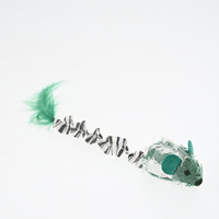 Jouet interactif pour chat en peluche avec souris à herbe à chat, clochette et queue à plumes, résistant aux morsures