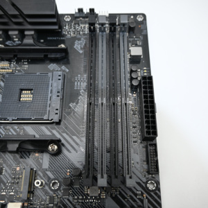 Tarjeta Madre TUF Gaming B550-<span class=keywords><strong>PLUS</strong></span> <span class=keywords><strong>WiFi</strong></span> <span class=keywords><strong>B550M</strong></span> AMD AM4 (3.ª Gen Ryzen) ATX (PCIe 4.0, <span class=keywords><strong>WiFi</strong></span> 6, LAN de 2.5 Gb, USB 3.2 Gen 2, Aura Sync) - Product Image 6