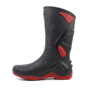 La semelle intermédiaire en PVC durable noire/rouge AP MOTO (II) et la semelle rouge vif allient un style audacieux à un confort robuste pour les balades aventureuses. - Product Image 2