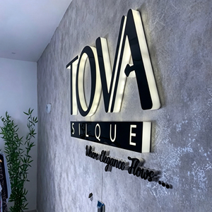 Enseigne LED en acrylique noire, logo lumineux blanc chaud, enseigne LED pour magasin de détail, enseigne facile à installer, enseigne blanc chaud 2700K - Product Image 3