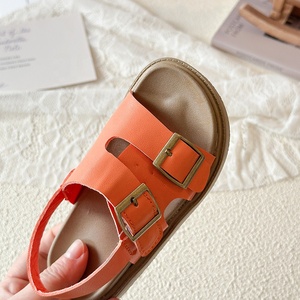 Sandales confortables pour enfants et filles, à bout ouvert, avec double boucle réglable, idéales pour la plage, les sorties et la marche quotidienne - Product Image 4