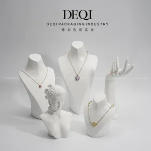 Présentoir de bijoux blanc et ensembles d'emballage de buste pour portrait personnalisé de luxe, vitrine de logo moderne avec boucle d'oreille haut de gamme