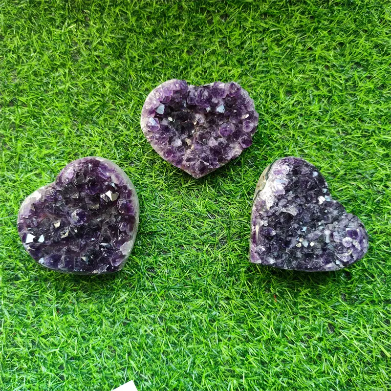 Wholesale Natual Meditation Figurine Cure Reiki Crystal Stone Amethyst Heart Crystal Cluster For Home Decoration