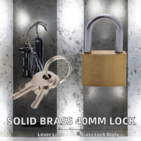 Cadenas carré en laiton durable de 40 mm avec mécanisme de fermeture simple pour portes d'entrepôt, garages et unités de stockage
