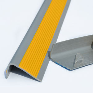 I moderni gradini adesivi antiscivolo con nastro antiscivolo per scale pesanti - Product Image 1