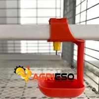 Système complet de ligne d'abreuvement par tétine pour poulets avec pompe doseuse Dosatron française – Équipement clé en main pour élevages de poulets – Solution tout-en-un