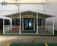 1/2-Bett 20-Fuß erweiterbares Containerhaus mit A-Frame-Schrägdach und zusätzlicher Dachüberkonstruktion auf der vorderen Veranda, vollständig elektrisch und sanitär ausgestattet