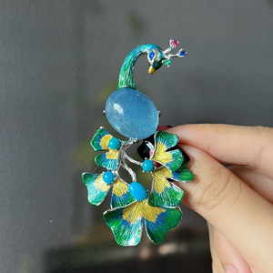Broche de Lujo Hecho a Mano con Cristal Natural y Esmalte de Pavo Real, Base de Aleación Bañada en Cobre, Gema de Corte Ovalado, Regalo de Boda para Mujer - Product Image 4