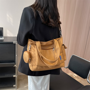 批发高品质女士设计师手袋拉链尼龙斜挎包印花升华定制手提袋女士双链 - Product Image 5