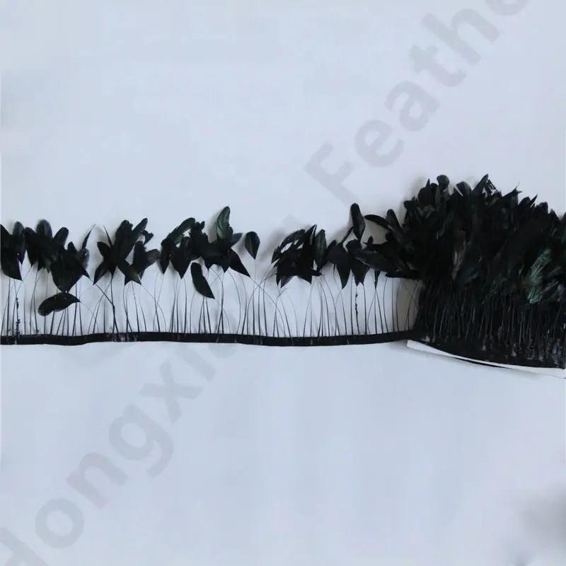 Vendita a buon mercato nero coda di gallo spogliata piuma bordo frangia per festa di carnevale abito decorazione