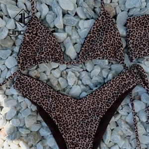 Traje de Baño con Estampado de Leopardo Vintage de Diseño de Fabricante, Bikini de Nailon Reciclado Personalizado - Product Image 3