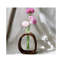 Vase en bois de noyer pour tubes à essai : Présentoir floral moderne et minimaliste
