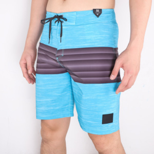 Short de bain décontracté pour homme, à séchage rapide, à rayures bleues et violettes, avec cordon de serrage, longueur courte, taille mi-haute, pour la plage - Product Image 1