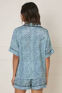 Conjunto de Pijama para Mujer con Estampado de Leopardo Azul Claro, Manga Corta, Botones, con Bolsillos, Venta al Por Mayor, Pijamas Personalizadas - Product Image 4