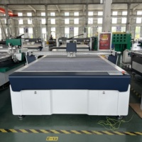 Máquina de Corte Oscilante CNC Utools para Espuma Plástica PP, Cartón Corrugado, Cartón Autoadhesivo y Espuma para Cajas