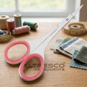 Ciseaux à manucure Altresco en acier inoxydable, manches roses, lame droite et tranchante, coupe-cuticules multifonctionnel durable - Product Image 2