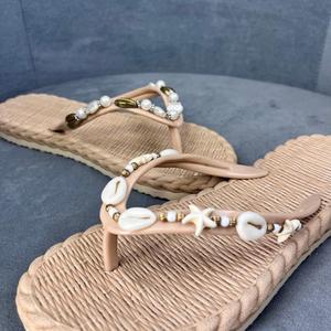 Sandales tongs tendance coréennes pour femmes, personnalisables, style estival, semelle plate, style simple et frais, pour la plage et les activités de plein air - Product Image 2
