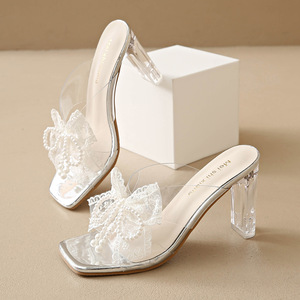รองเท้าส้นสูงแบบสวมเปิดหัวทรงเหลี่ยมสำหรับฤดูร้อน ไซส์ใหญ่พิเศษสำหรับผู้หญิง ประดับมุกและโบว์คริสตัลสุดหรู - Product Image 2