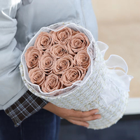 Karangan Bunga Mawar Abadi Buatan Tangan Mewah Grosir dalam Wadah Ember, Hadiah Abadi untuk Hari Valentine, Hari Ibu, Pernikahan, Tahun Baru, Paskah