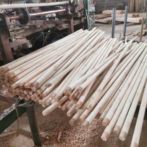 Palos de Madera de <span class=keywords><strong>Eucalipto</strong></span> Portátiles Hechos en China 120 - 135 cm Precio Económico Palo de Escoba de Madera - Product Image 4