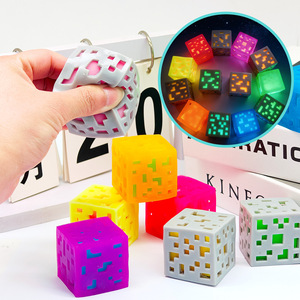 Bloques de Construcción Luminosos de TPR de 3.5cm, Coloridos, Suaves, para Niñas, Alivio del Estrés, Ligeros, Sin Líquido, Sin Gel - Product Image 1