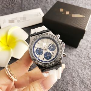 ساعة كوارتز A-P، بعرض حزام 22 مم وقطر علبة 38 مم، تتميز بشاشة عرض تناظرية وشعار العلامة التجارية - Product Image 2