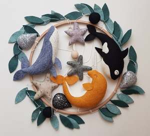 Mobile per Culla Personalizzato con Tema Sottomarino in Feltro Morbido con <span class=keywords><strong>Orca</strong></span>, Narvalo, Pesci e Animali Marini per Neonati - Product Image 2