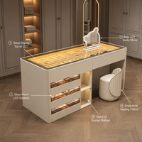 Coiffeuse de chambre en bois massif crème avec tabouret, plateau en verre avec éclairage LED, 3 tiroirs avant, étagères ouvertes, miroir LED intégré et ouverture pour les genoux