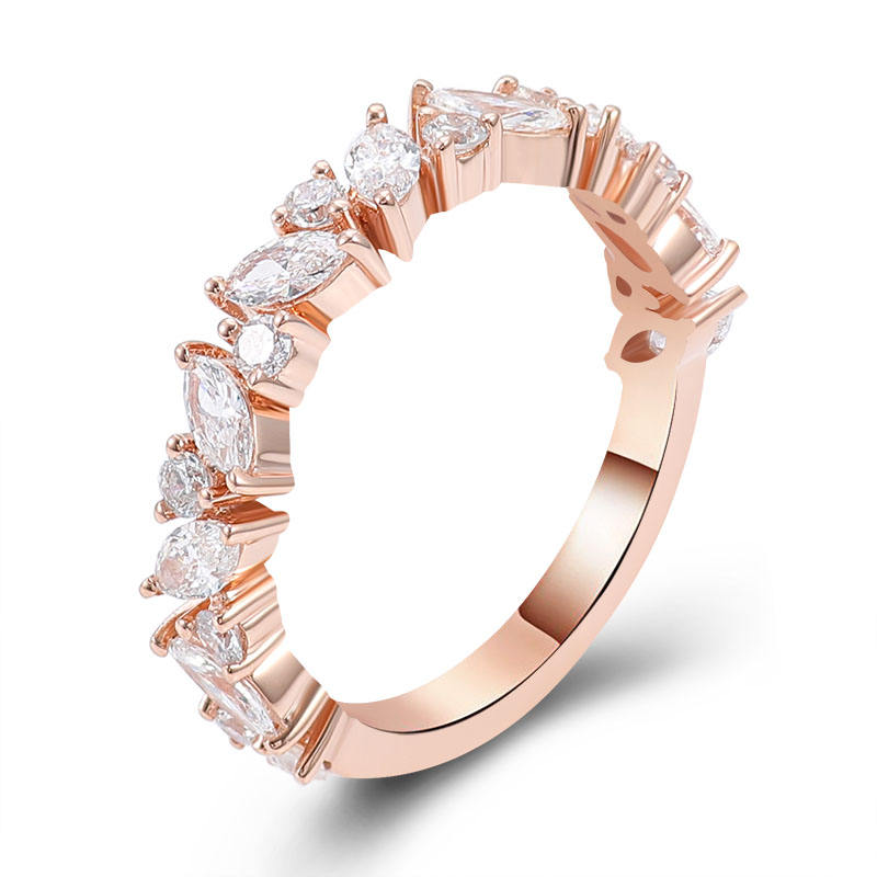 Anillo de oro amarillo de 18 quilates con diamantes de laboratorio