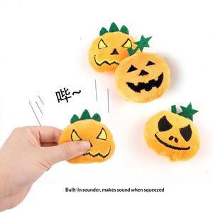 Nouveau jouet pour <span class=keywords><strong>chat</strong></span> en <span class=keywords><strong>peluche</strong></span> Citrouille d'Halloween Visage de fantôme, avec son BB intégré, résistant aux morsures, pour le nettoyage des dents, jouet à mâcher en plumes - Product Image 3